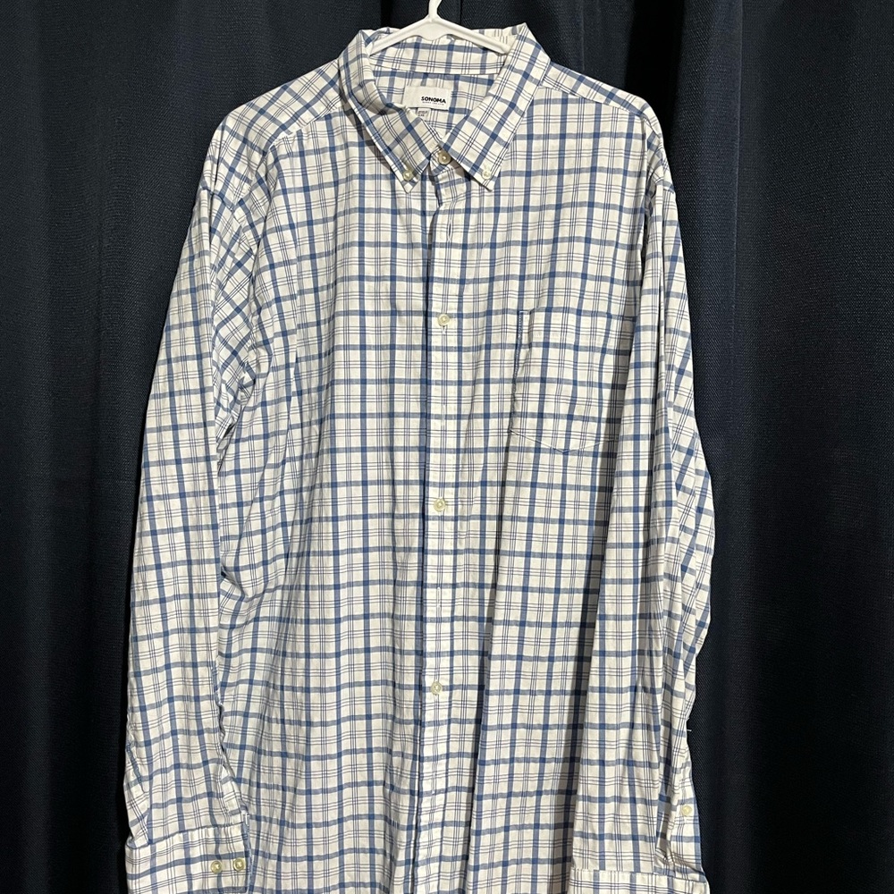 Long sleeve button up collared shirt